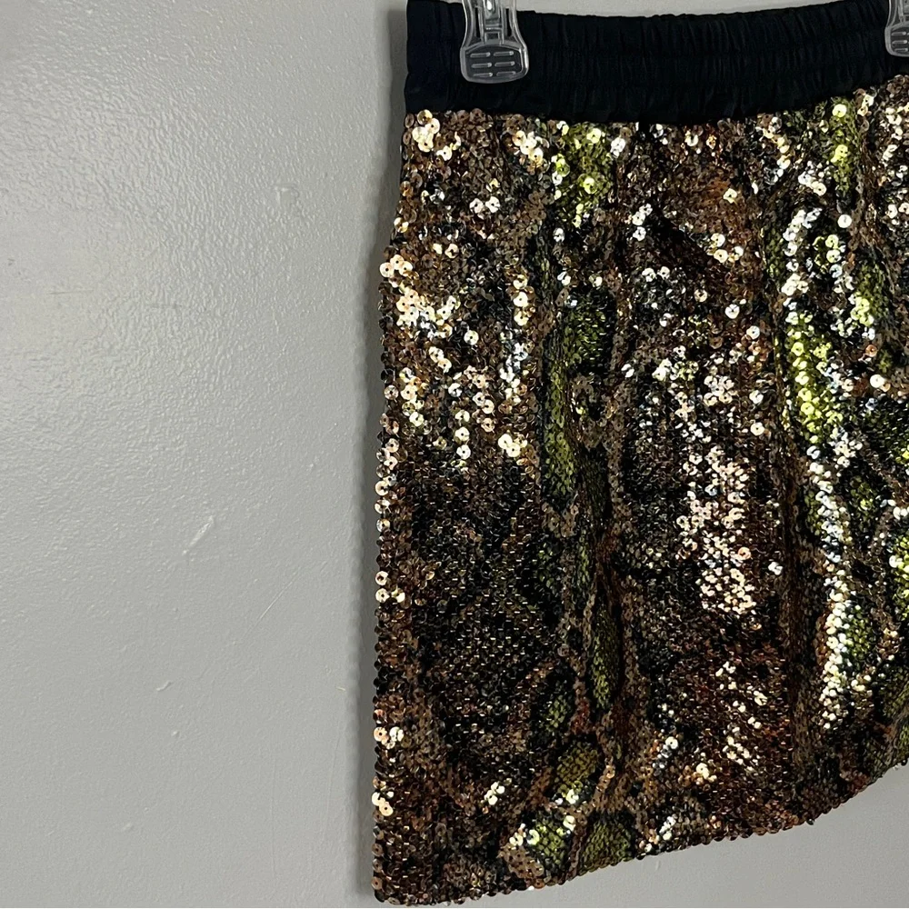 Stylish Snake Print Skirt Small NEW